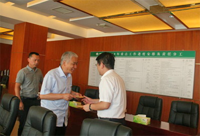 ballbet贝博控股党委慰问困难党员活动